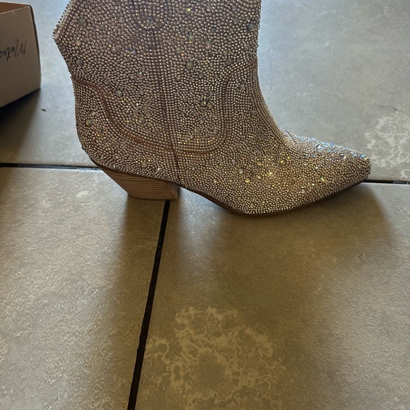 Harlow matisse rhinestone booties NWT SIZE 11 - Picture 4 of 4